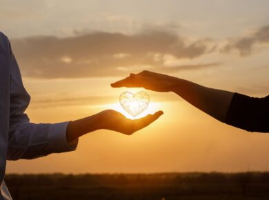 Jak budować zdrowe relacje oparte na zaufaniu, szacunku i empatii. Poznaj skuteczne strategie, które pomogą unikać dewaluacji. Sprawdź!