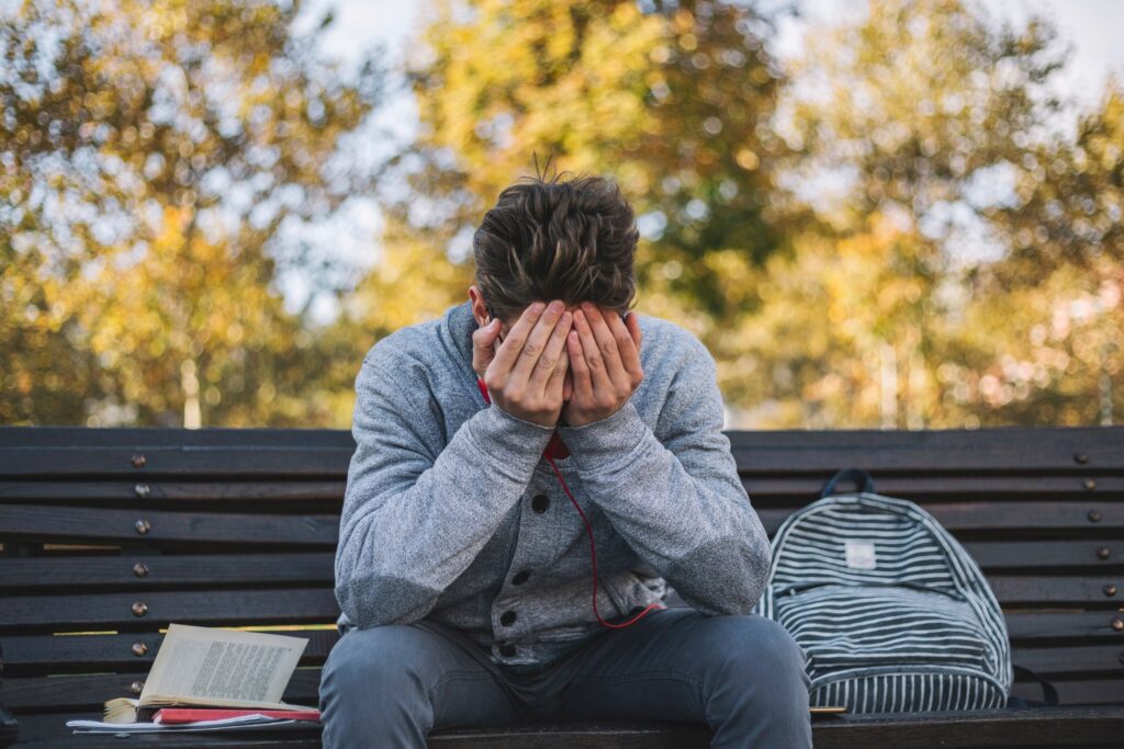 Rola straty w rozwoju osobistym jest kluczowa – każda utrata może prowadzić do wzrostu emocjonalnego, jeśli zostanie świadomie przepracowana. Dowiedz się więcej!