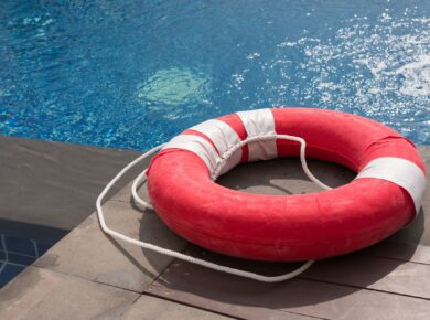 Syndrom ratownika to mechanizm obronny, w którym troska o innych staje się sposobem na unikanie własnych emocji. Dowiedz się więcej.