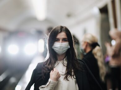 Zdalna nauka, izolacja i niepewność nasiliły lęk, zwłaszcza wśród dzieci i młodzieży. Jak pandemia wpłynęła na zdrowie psychiczne?