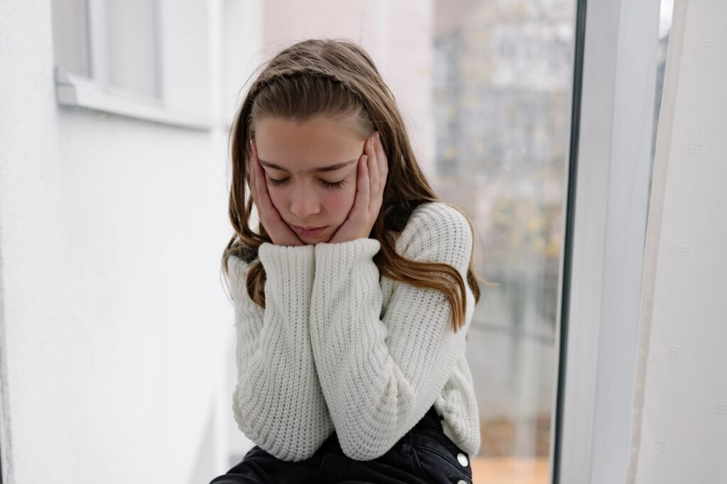 Zdalna nauka, izolacja i niepewność nasiliły lęk, zwłaszcza wśród dzieci i młodzieży. Jak pandemia wpłynęła na zdrowie psychiczne?